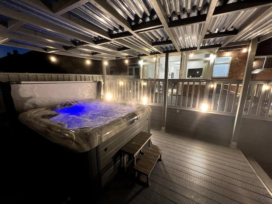 Numero Venti Aparthouse Wifi Parking Hot Tub Newcastle Upon Tyne Kültér fotó